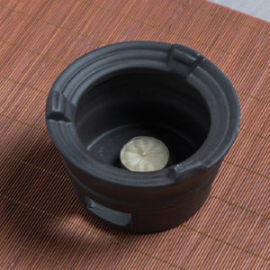 Japanese Style Sealed Round Tea Warmer